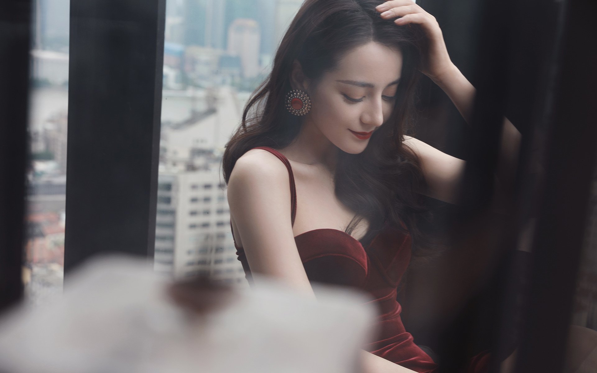 马竞边路传中制造多次威胁,马竞套边后卫